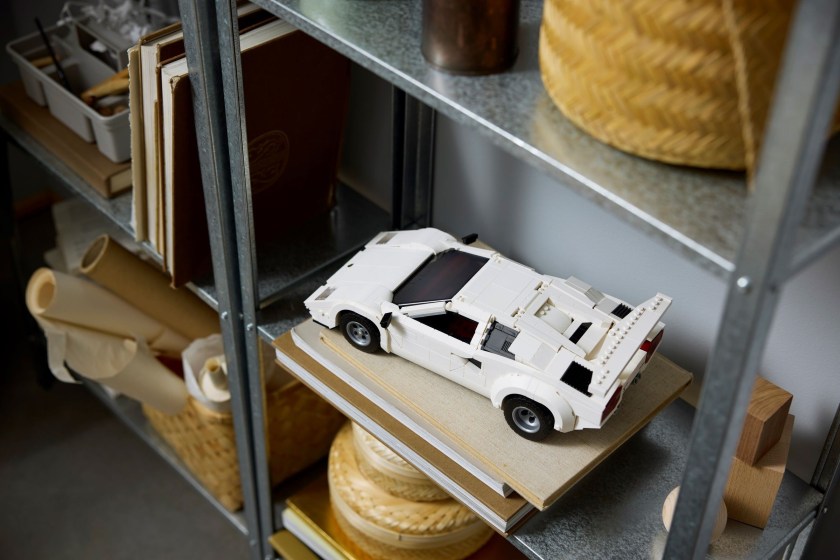 LEGO Icons Lamborghini Countach