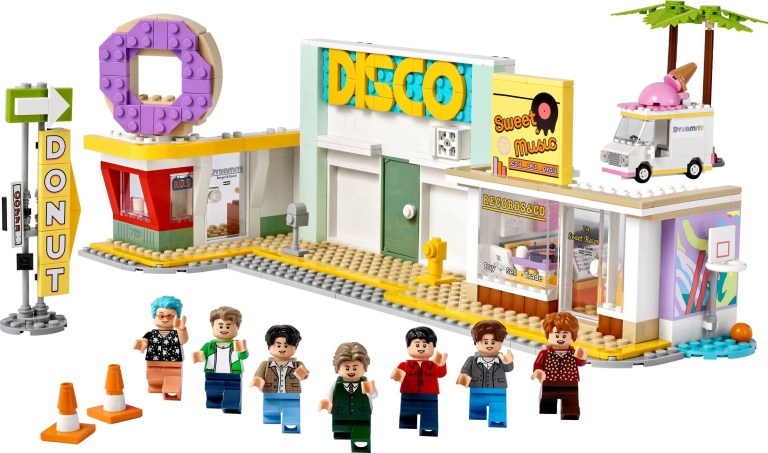 LEGO March 2023