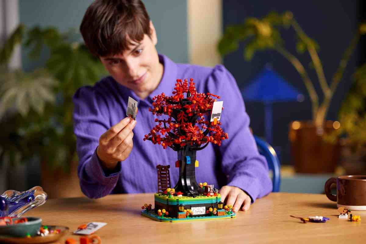 New LEGO Ideas Family Tree (21346) Available Now Up for Pre-Order