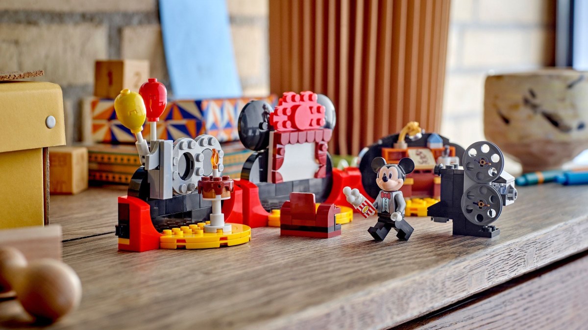 Explore the Latest LEGO September 2023 Promotions!