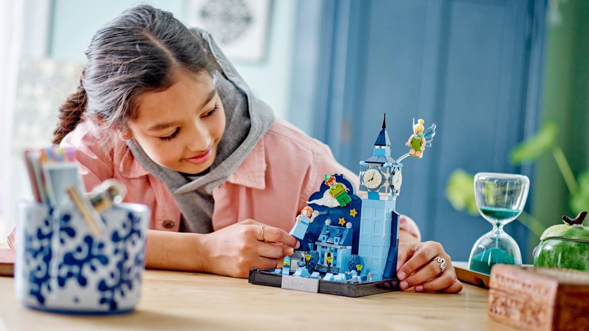 LEGO Disney 43232 Peter Pan & Wendy’s Flight Over London Coming in September!