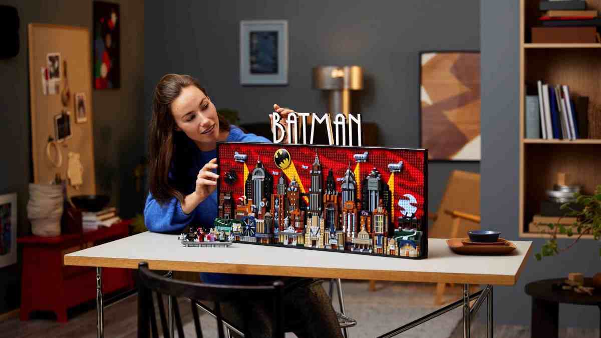 LEGO Batman The Animated Series Gotham City 76271 Officially Revealed – Arriving in April!