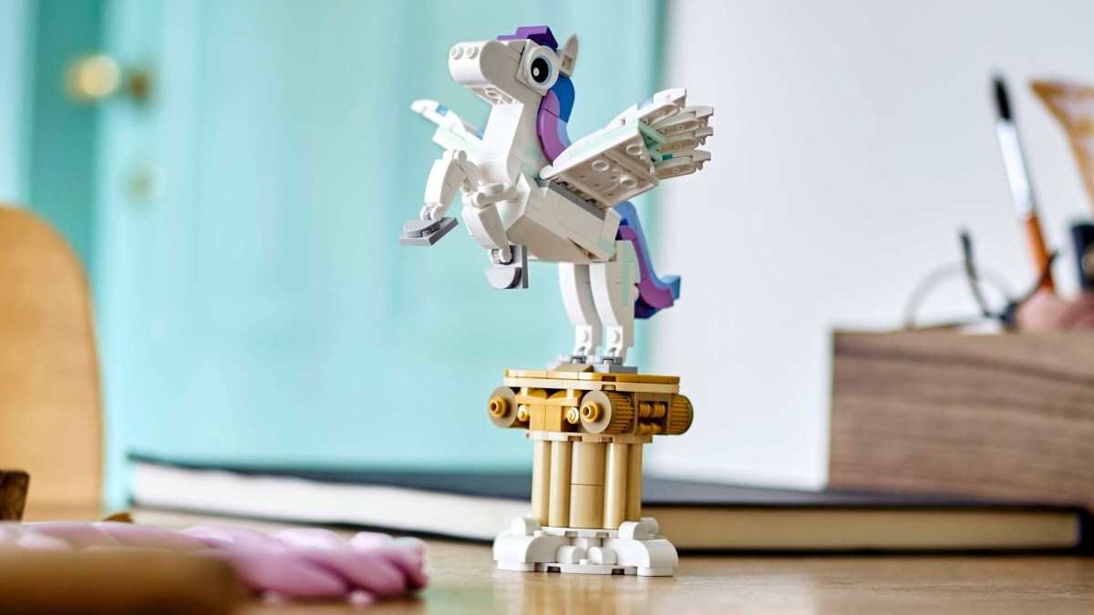 LEGO Mythical Pegasus 40691 Gift-With-Purhcase Set Unveiled!