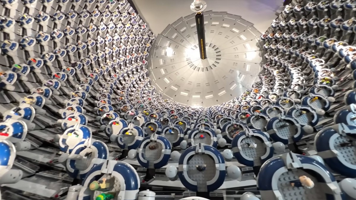 This Custom LEGO Star Wars Galactic Senate Diorama is a 500,000-Piece Marvel