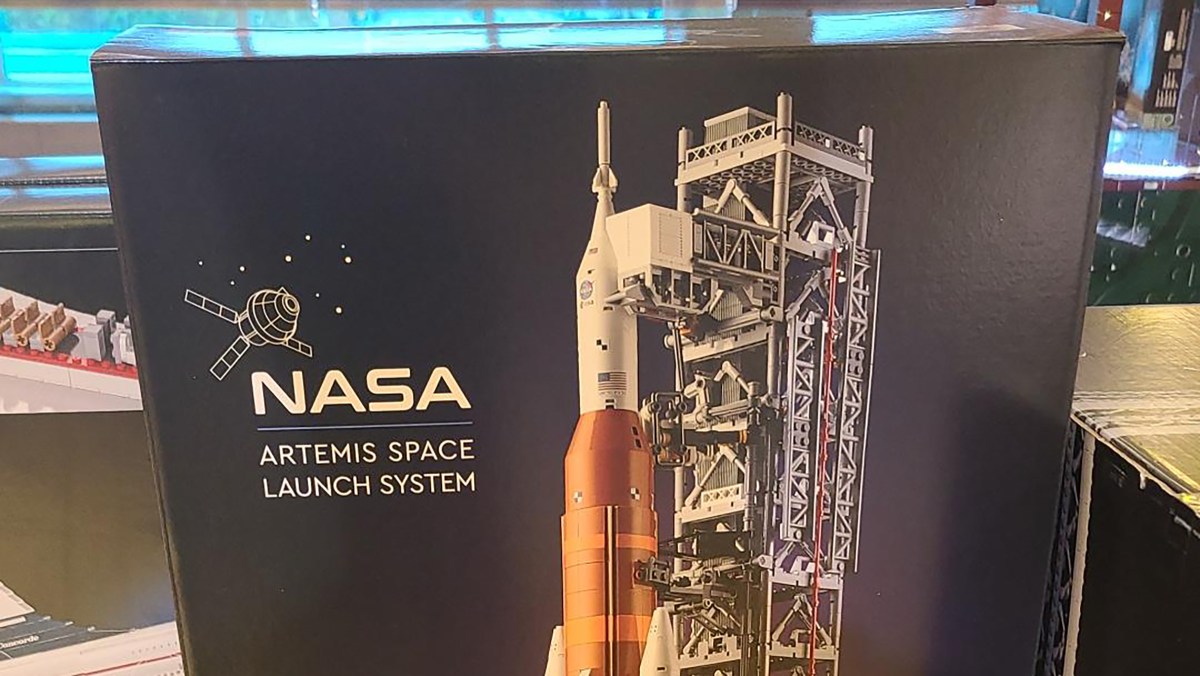LEGO Icons NASA Artemis Space Launch System (10341) Makes an Appearance