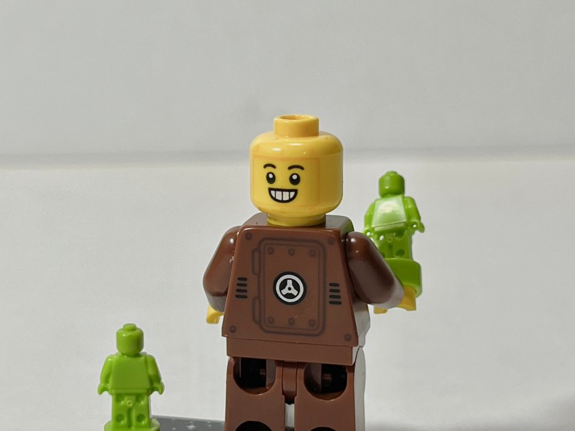 Robot Human Suit for Tiny Aliens 3